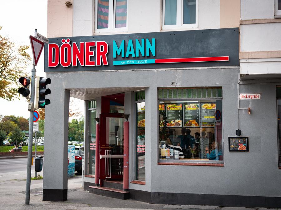 Eingang Dönermann bei Tag